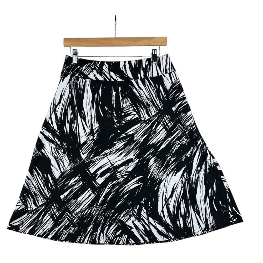 Adrienne Vittadini Abstract A-line Skirt size 6 Black/White